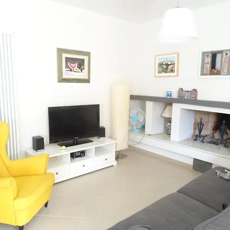 Italy * San Costanzo